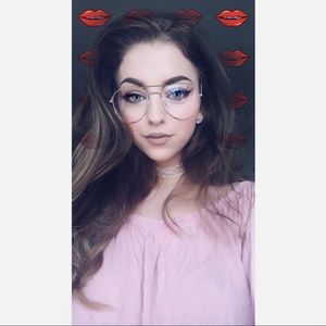 Meet your Posher, Hailey